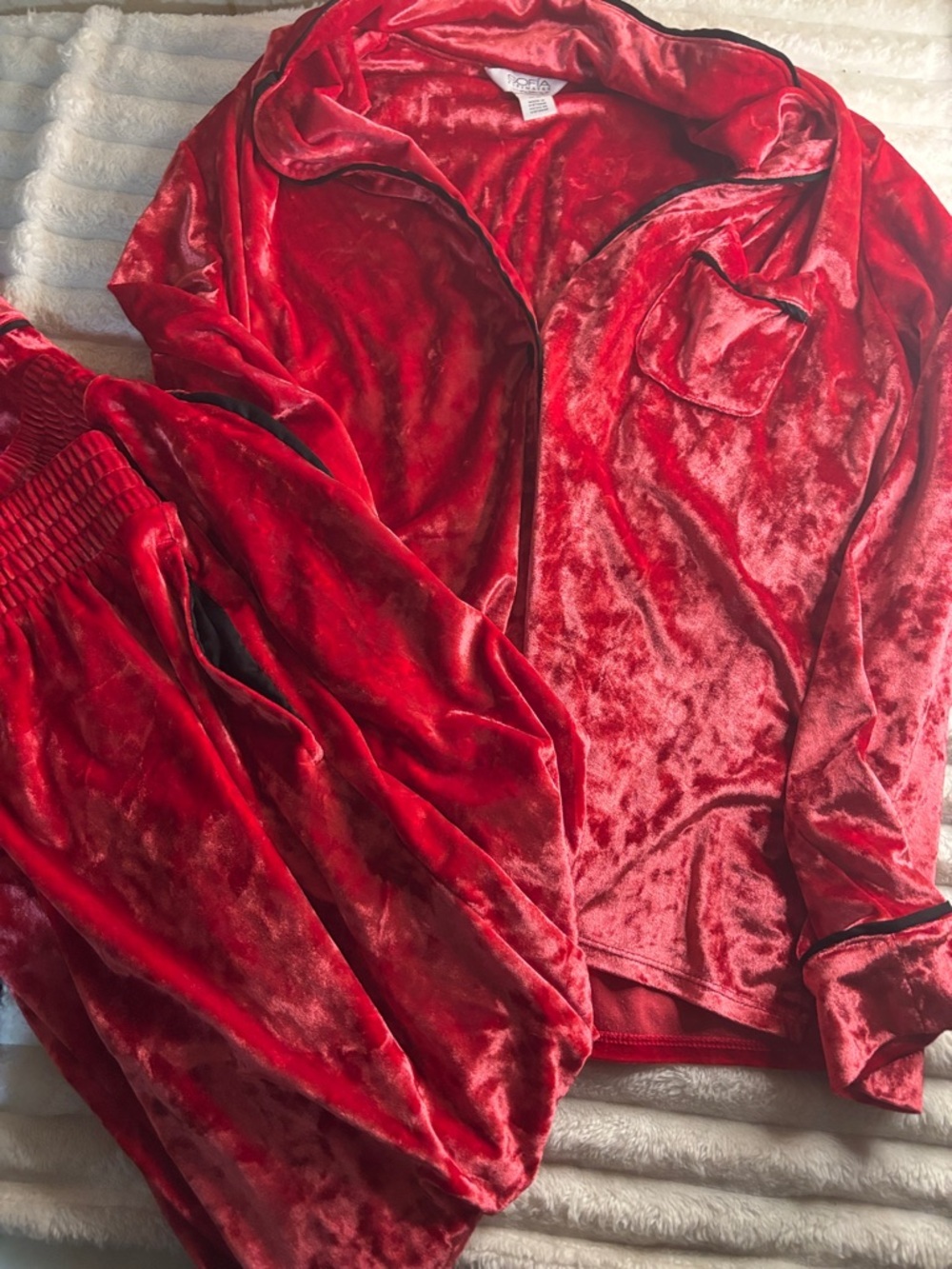 sofia by sofia vergara Red Crushed Velvet Pajama Set with Black Piping